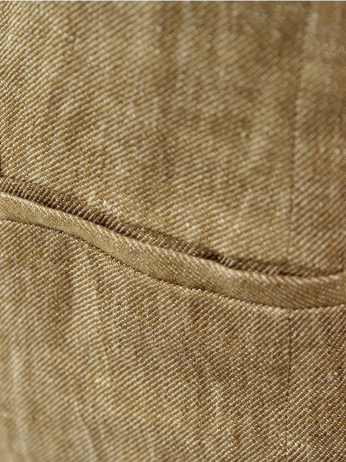 Lightweight 100% linen yarn-dyed vest with button front and welt pockets