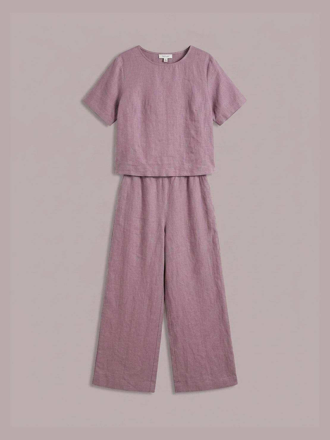 Loose fit co-ord set with soft-tailored top and wide-leg cotton bottoms in light crumpled texture