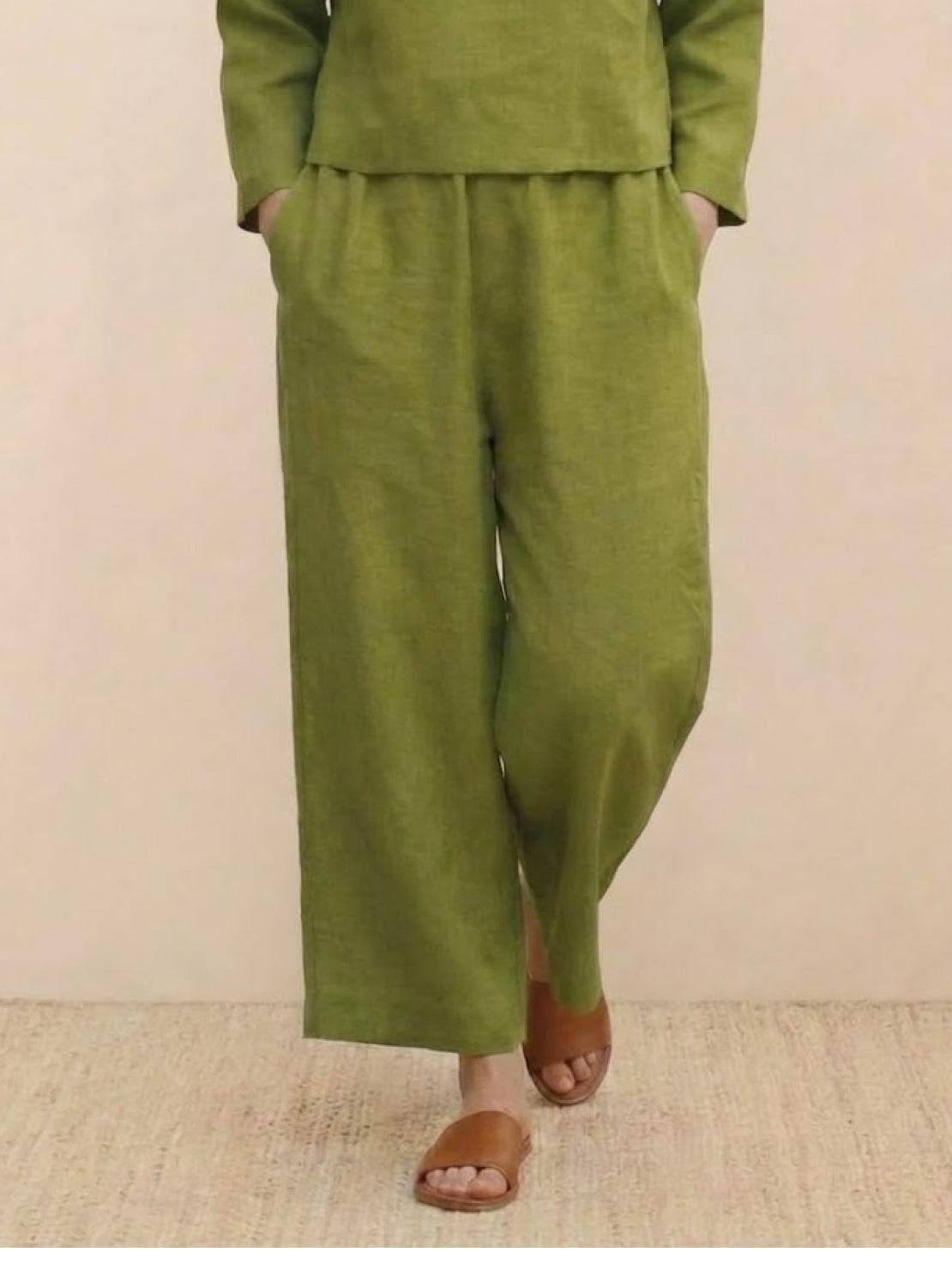 Loose solid color two-piece set with loose fit green linen-feel fabric pants and top for comfortable casual wear