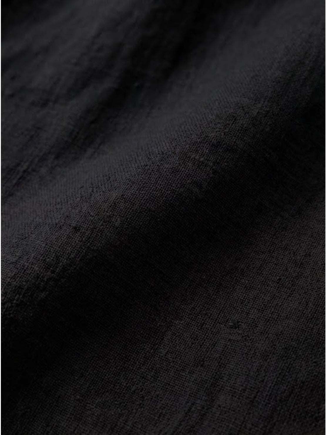 Pure Linen Age-Defying Shirt with button detail, breathable fabric, and relaxed fit for cool, elegant comfort
