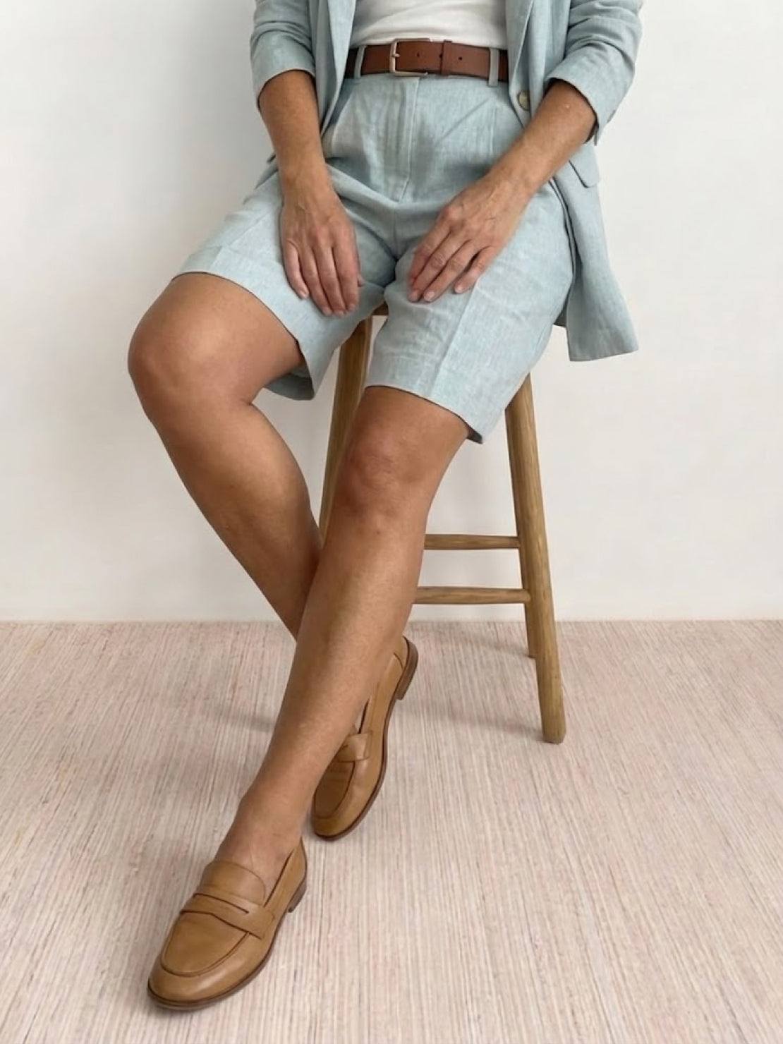 Stylish blazer and shorts two-piece set for elegant and comfortable activewear