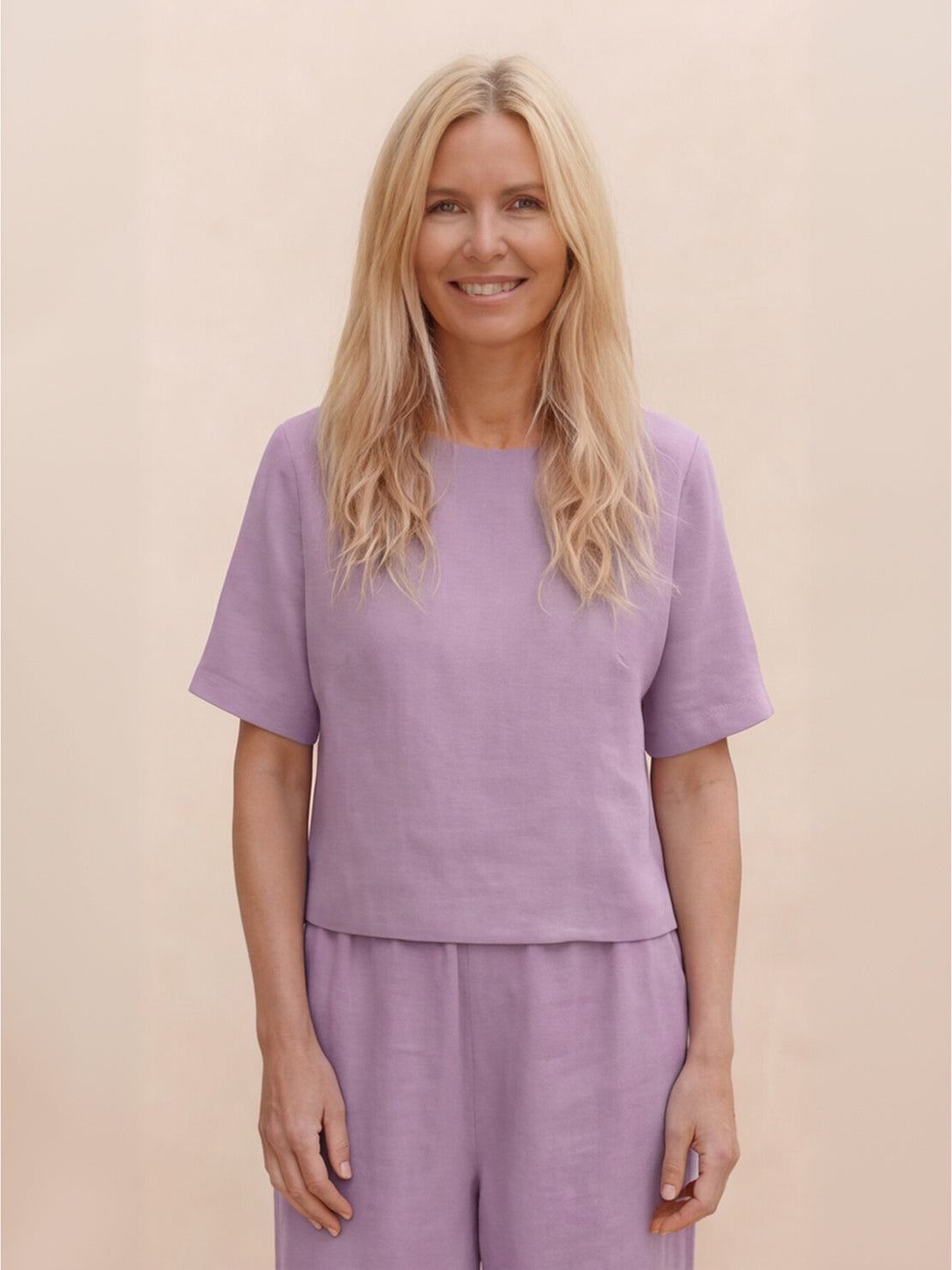 Loose Fit Co-ord Set with soft-tailored top and wide-leg bottoms in breathable cotton blend for relaxed style