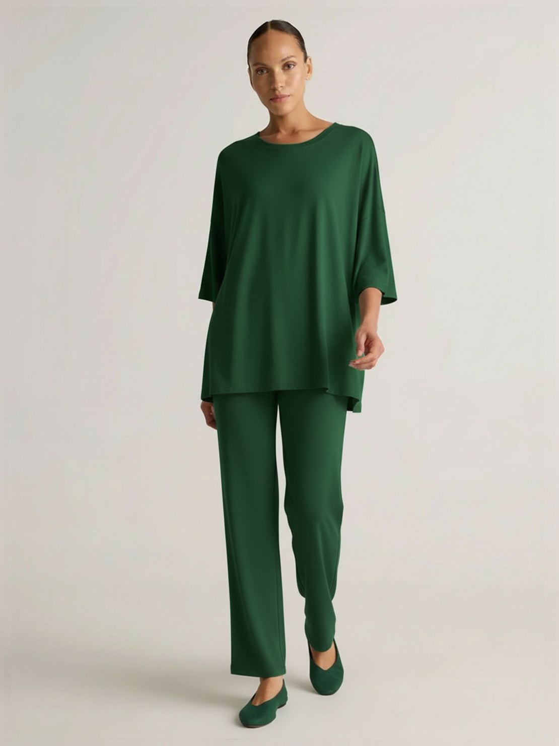 Oversized long-line loungewear set with pullover and wide-leg pants in soft knit fabric