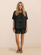 Comfy linen-like shirt and shorts two-piece set in breathable fabric for casual and versatile wear