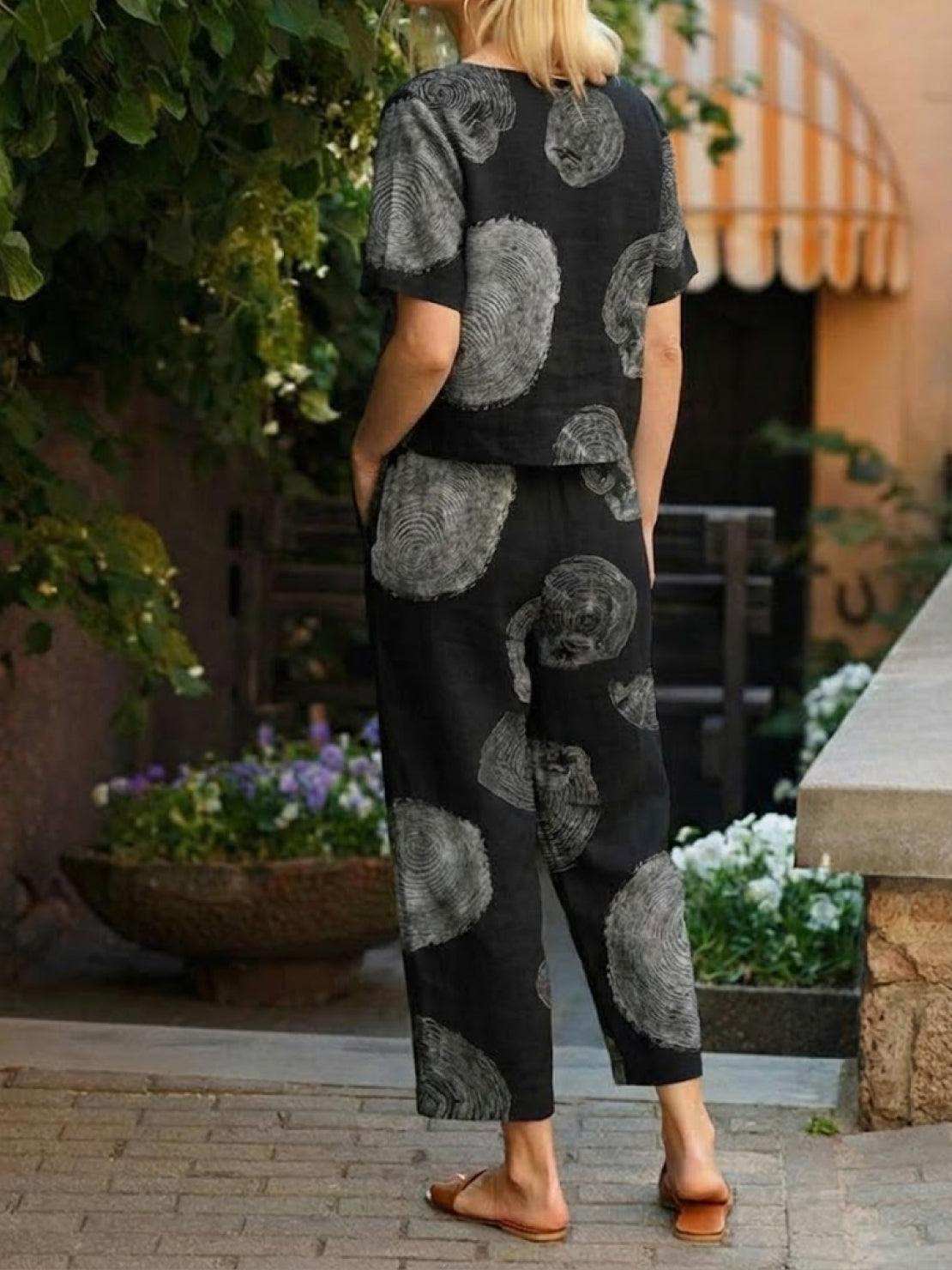 Cotton linen monochrome straight-leg pants in soft breathable fabric with adjustable drawstring waist